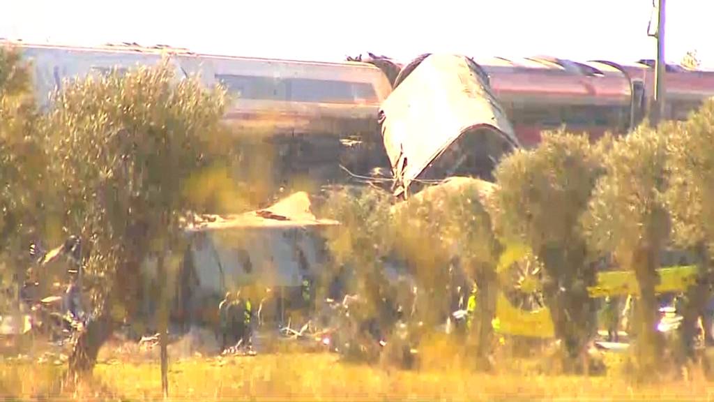 Schweres Zugunglück in Spanien fordert mindestens dreissig Tote