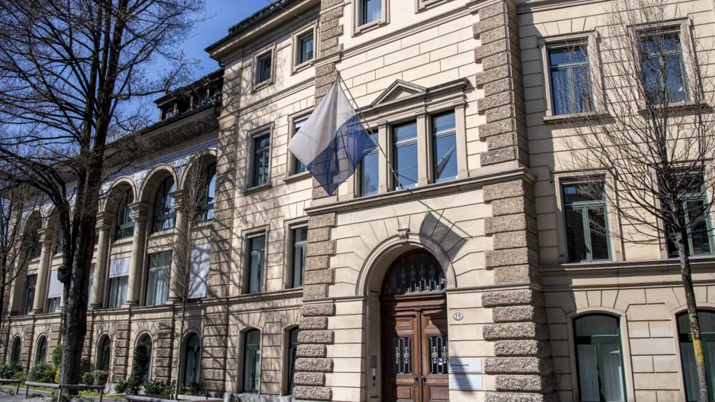 Das Kantonsgericht Luzern soll dereinst vom Hirschengraben ins Würzenbachquartier zügeln. (Archivbild)