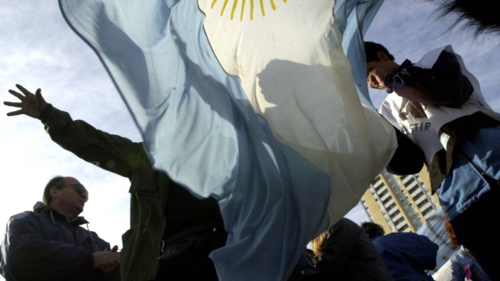 Nach viermonatigen Verhandlungen hat der Internationale Währungsfonds (IWF) eine Kredittranche über 7,5 Milliarden US-Dollar für Argentinien freigegeben. Das teilte das Exekutivkomitee des IWF am Mittwoch in Washington mit. (Archivbild)