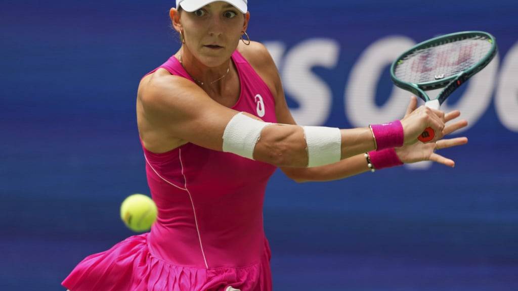 Rebeka Masarova holt aus zum Slice