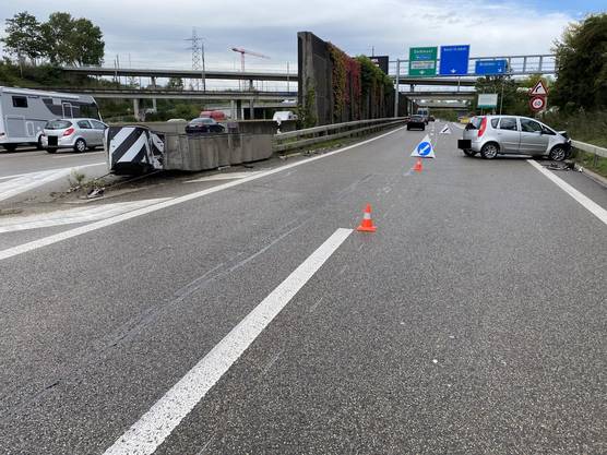 Muttenz BL, October 4: A sharp lane change on the A2 motorway at the A18 junction caused a car accident.