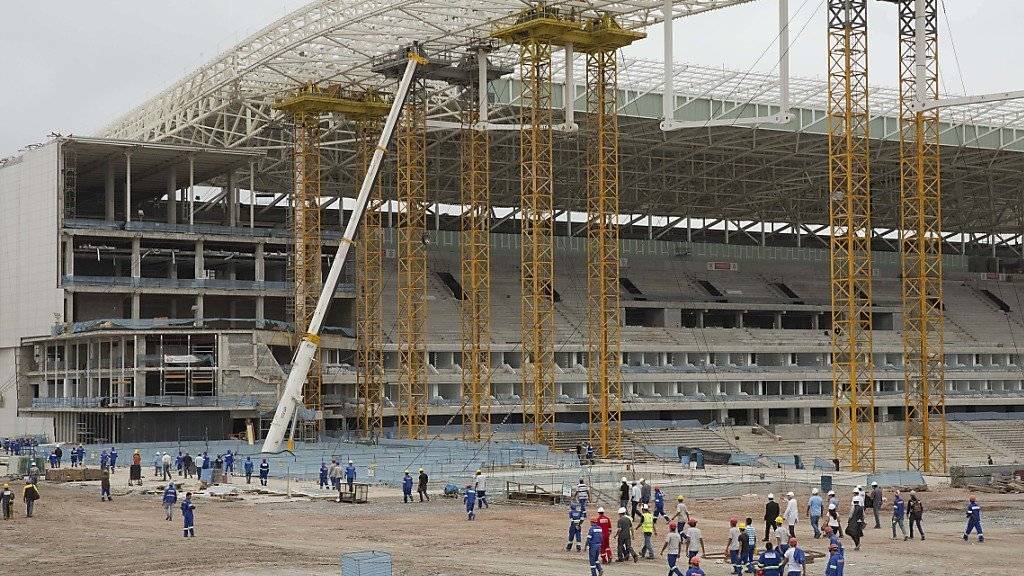 Mindestens vier der zwölf WM-Stadien in Brasilien hat der Baukonzern Odebrecht gebaut, hier die Arena Corinthians. Dabei sollen laut Strafverfolgern illegale Gelder geflossen sein. (Archivbild)