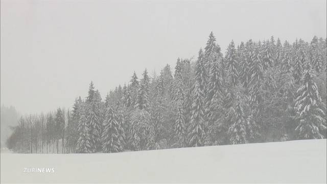 Alpen versinken in Schnee