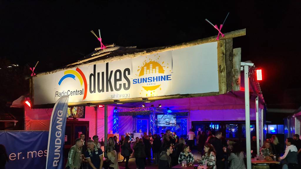 Sunshine Dukes Music Bar an der Zuger Messe