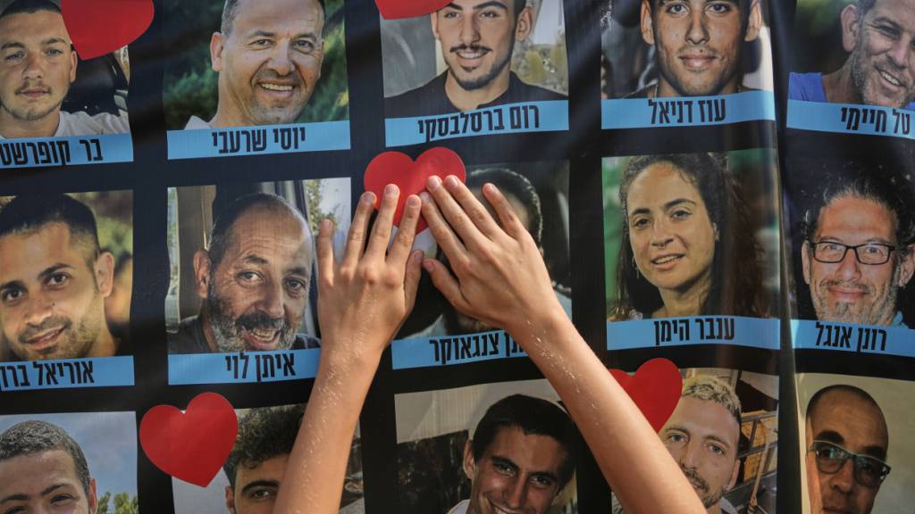 Medien: Alle freigelassenen Geiseln zurück in Israel