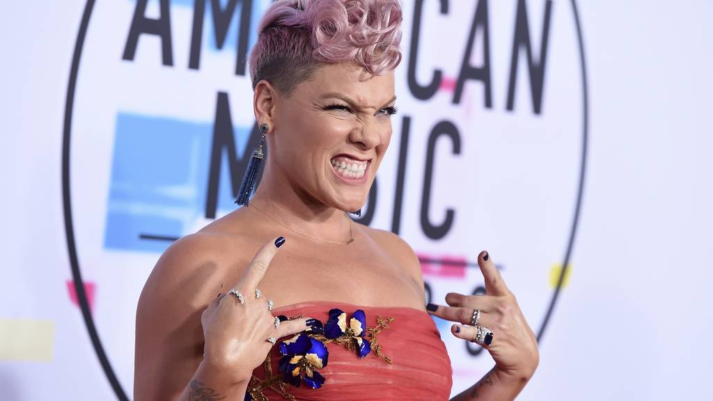 Pink American Music Awards