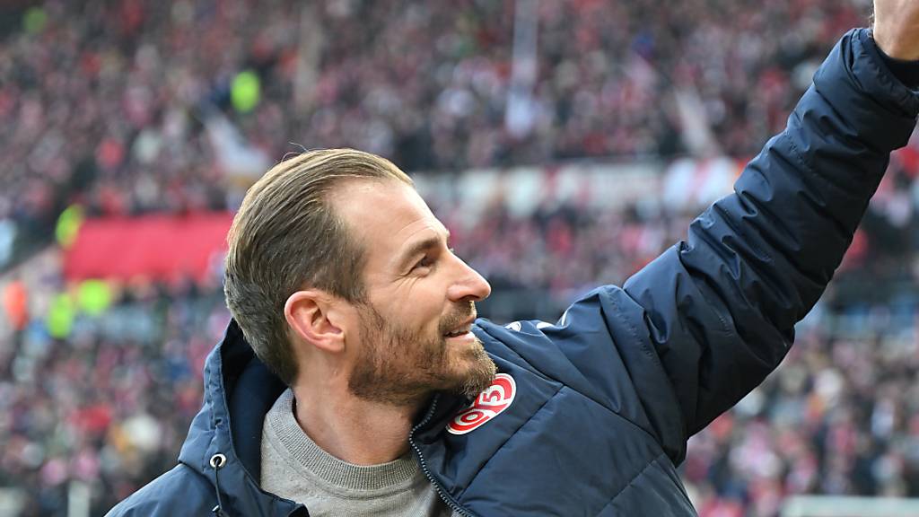 Zumindest ein halbes Lachen: Mainz-Trainer Jan Siewert holte gegen Union Berlin wenigstens einen Punkt