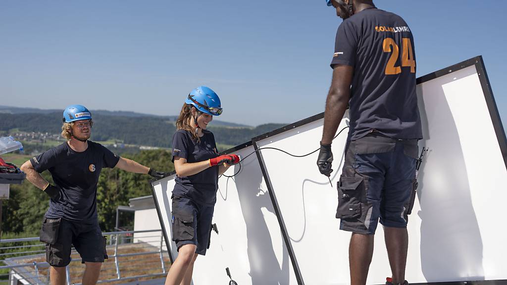 Erste Solar-Lehrlinge starten Ausbildung