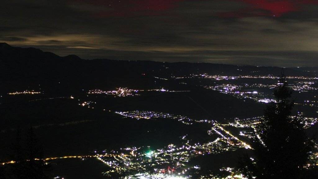 Schweizer Himmel für Polarlichter zu bewölkt