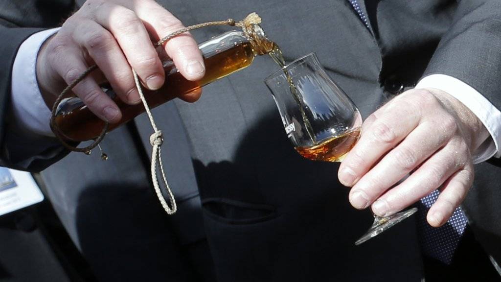 Der Durst der Chinesen nach teuren Cognacs hat dem französischen Spirituosenhersteller Rémy Cointreau ein überraschend starkes Gewinnwachstum beschert. (Symbolbild)