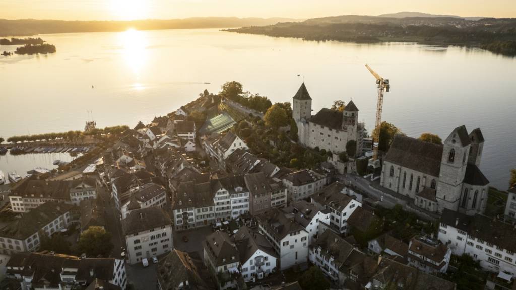 Der Stadtrat von Rapperswil-Jona streicht Projekte und will sparen. (Archivbild)