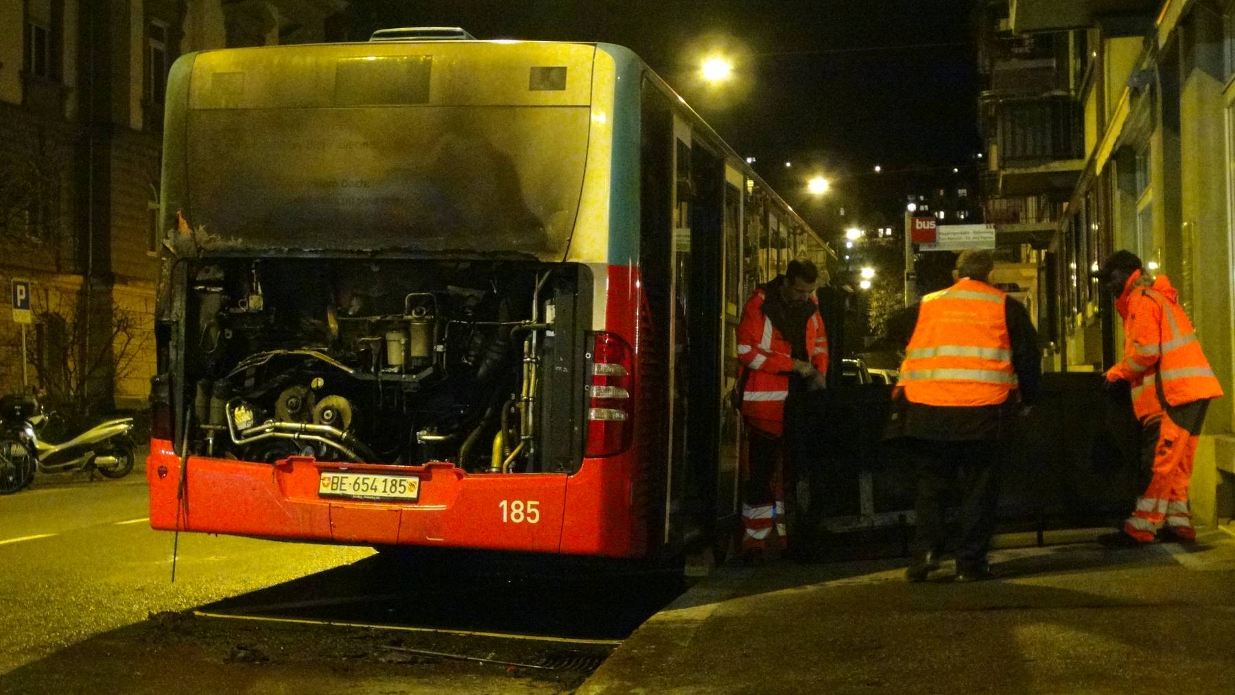 In Biel geriet ein Linienbus in Brand.