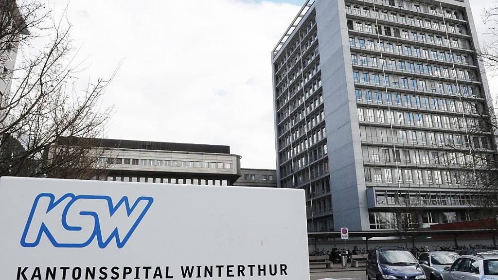 Das Kantonsspital Winterthur (KSW) bleibt eine selbstständige öffentlich-rechtliche Anstalt. Die Zürcher Stimmbevölkerung lehnte eine Umwandlung in eine Aktiengesellschaft ab (Archivbild).