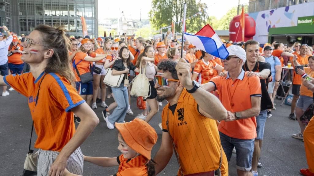 Neben mehr Gästen aus Deutschland und Polen kamen auch viele Fans aus den Niederlanden an die Fussball-EM der Frauen.