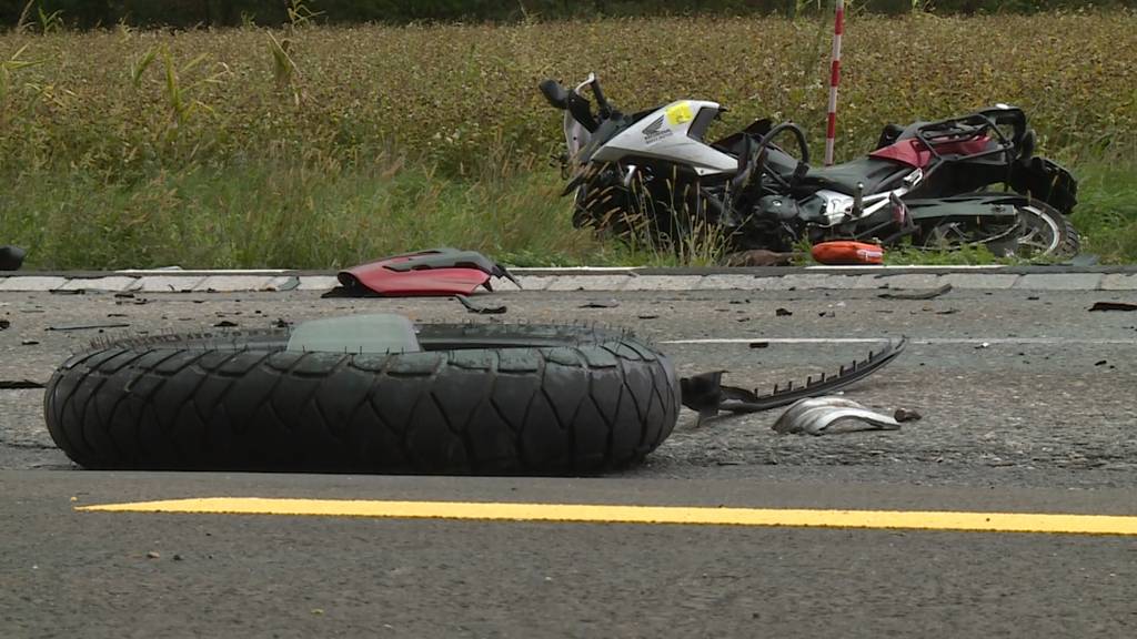 Unfall in Zollikerberg: Rega fliegt Töfffahrer mit schweren Verletzungen ins Spital