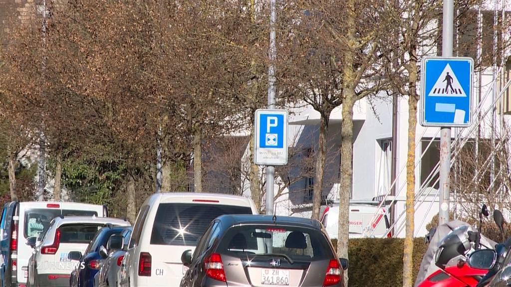 Neue Umfrage: Mehrheit der Stadt Zürich ist gegen Parkplatzabbau