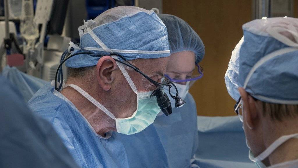 Die Operation im Februar verlief zunächst erfolgreich, wegen Komplikationen musste die transplantierte Gebärmutter nun aber wieder entfernt werden. (Archivbild)