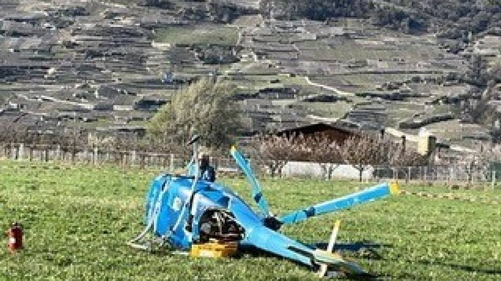 Eine Person bei Helikopterabsturz in Vétroz VS leicht verletzt