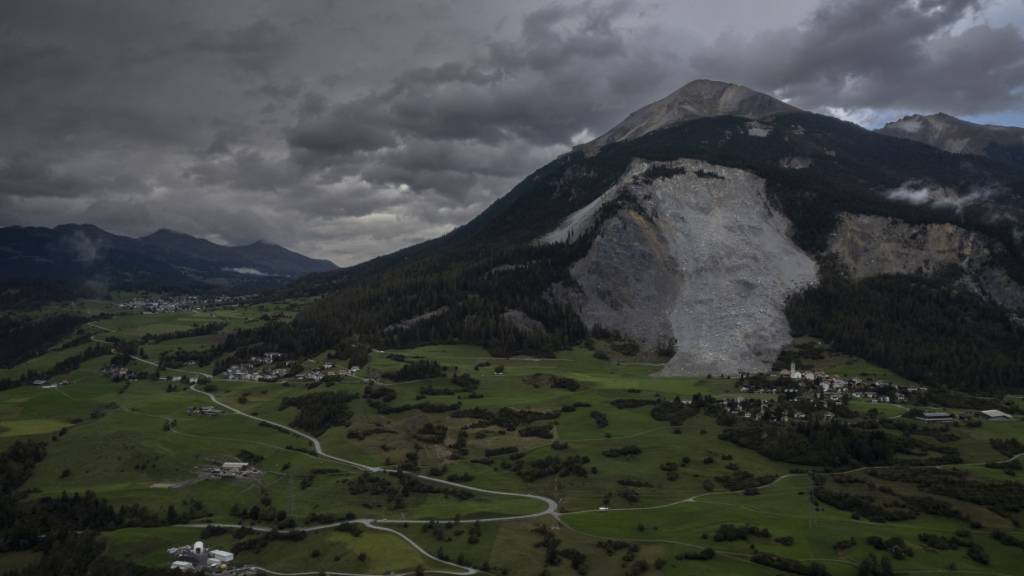 Für das Projekt einer Umsiedlung von Brienz muss die Richtplanung angepasst werden. Diese Änderung hat nun der Bundesrat genehmigt. (Archivbild)