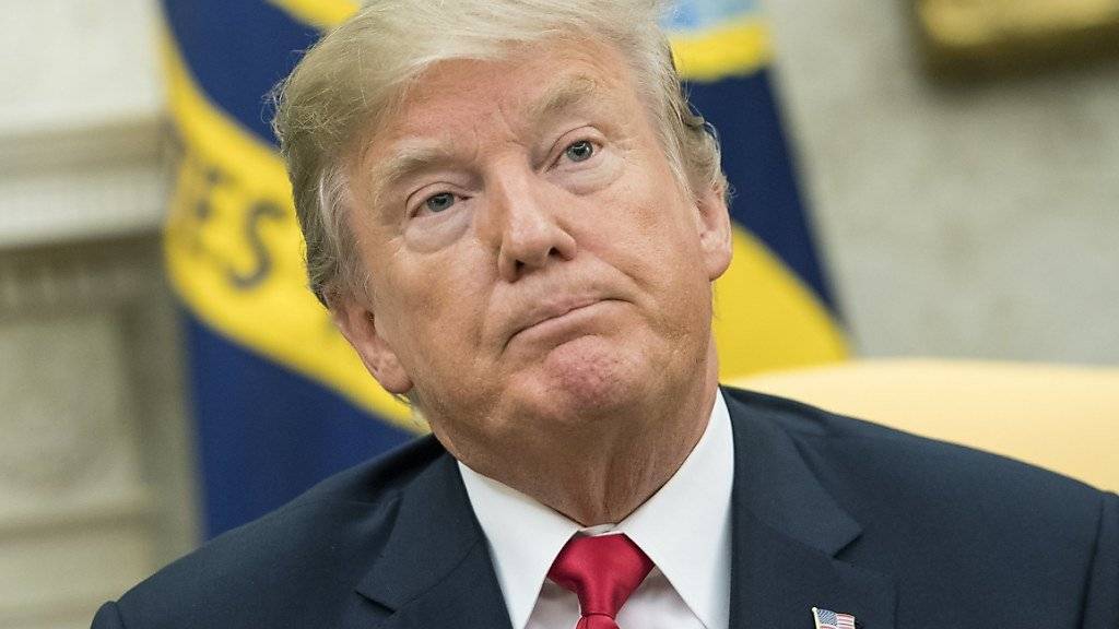 US-Präsident Donald Trump brachte am Mittwoch den Linzent-Entzug für bestimmte US-Sender wegen angeblicher Verbreitung von «Falschnachrichten» ins Spiel.