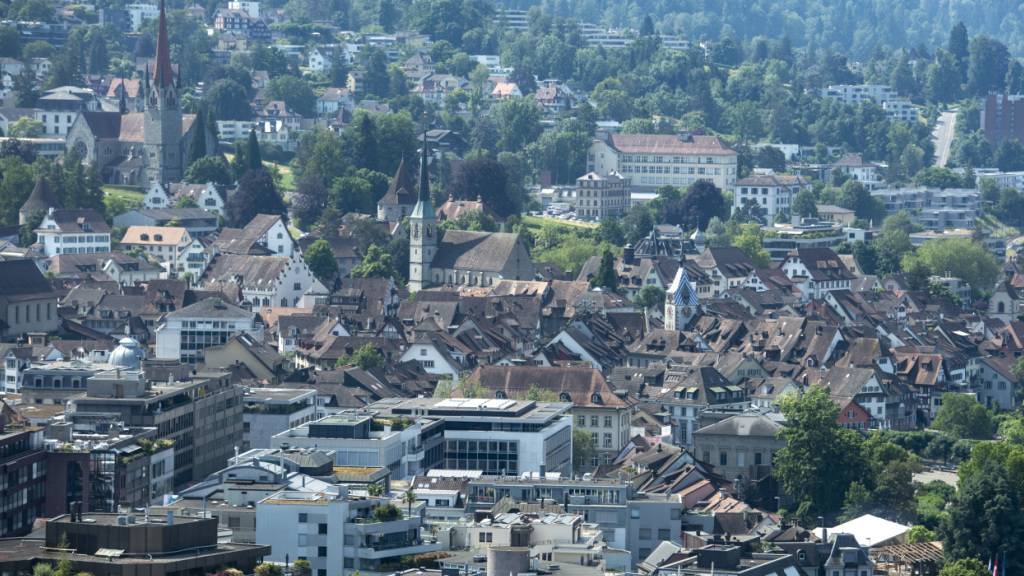 In der Stadt Zug sollen auf dem Areal An der Aa mindestens 160 Wohnungen entstehen. (Archivaufnahme mit Blick auf die Altstadt)