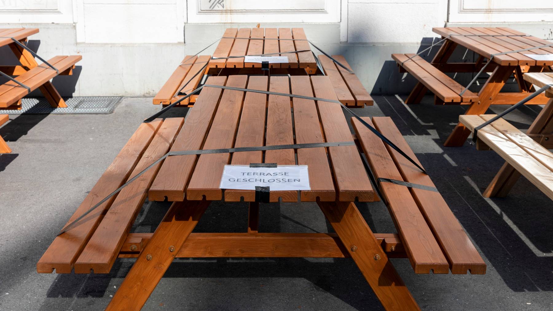 Wegen des Lockdowns blieben viele Tische in Restaurants lange leer. (Symbolbild)
