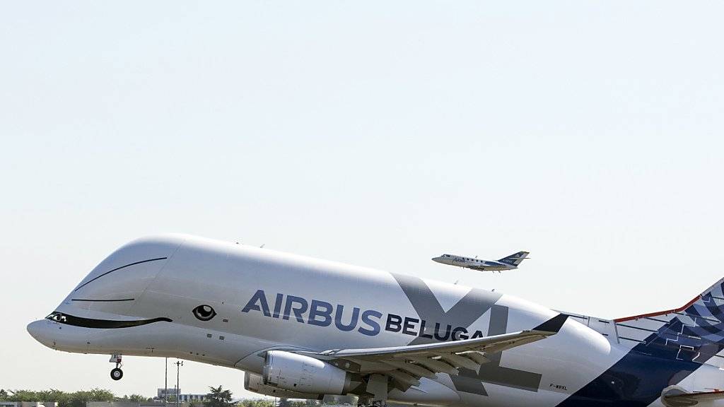 Neues Transportflugzeug von Airbus: In Toulouse ist am Donnerstag der Airbus BelugaXL zu seinem Jungfernflug gestartet.