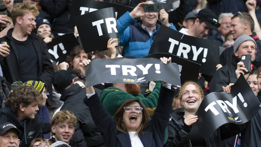 Im ersten RugbyLänderspiel seit dem 8. März (Schottland