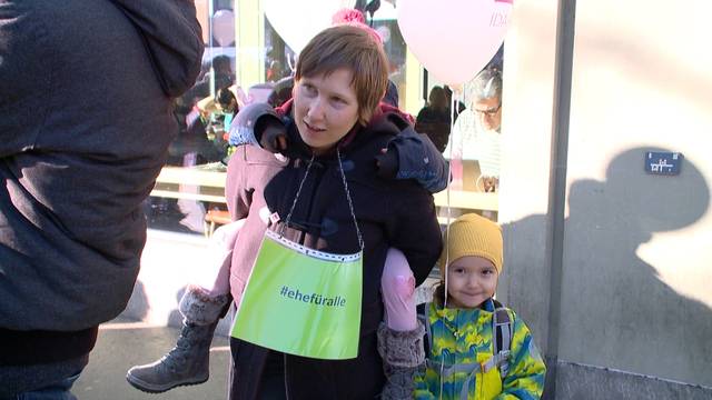 Demo: Gleiche Rechte auch für Kinder in Regenbogenfamilien