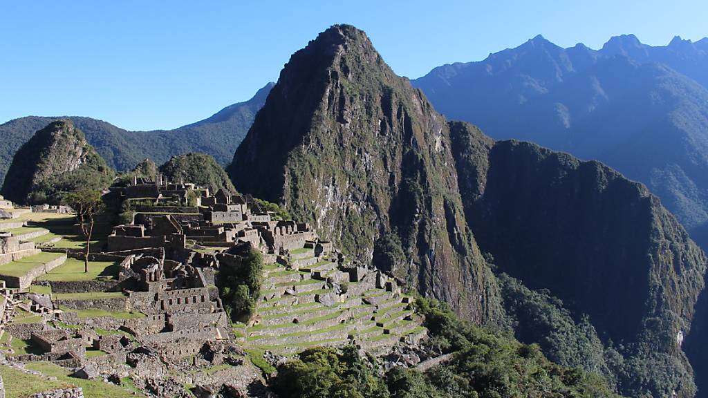 Teile der berühmten Inka-Ruinenstadt Machu Picchu in Peru sind wegen der Erosion mehrerer Steinstrukturen gesperrt worden. (Archivbild)