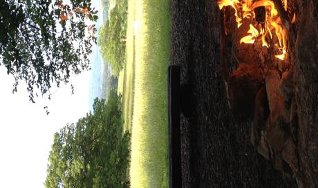 Spraydosen ins Feuer geworfen: Achtjähriger verletzt sich schwer - Zürich - Limmattal - az ...