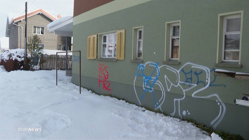 Fussballfans sprayen Einsiedeln zu