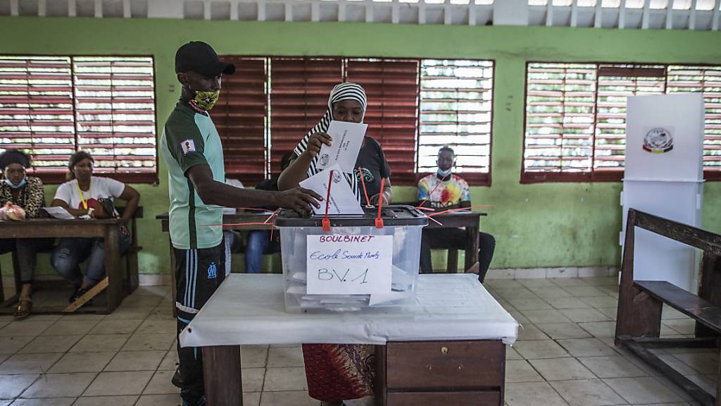 Präsidentenwahl in Guinea: Opposition spricht von Wahlfälschung