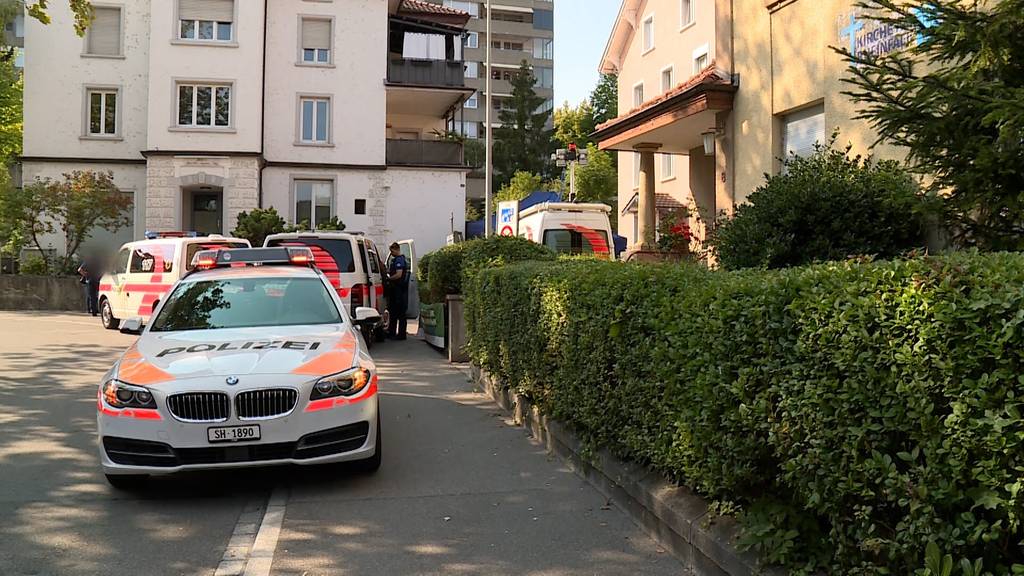 Tote Frau und schwerverletzter Mann in Wohnung gefunden
