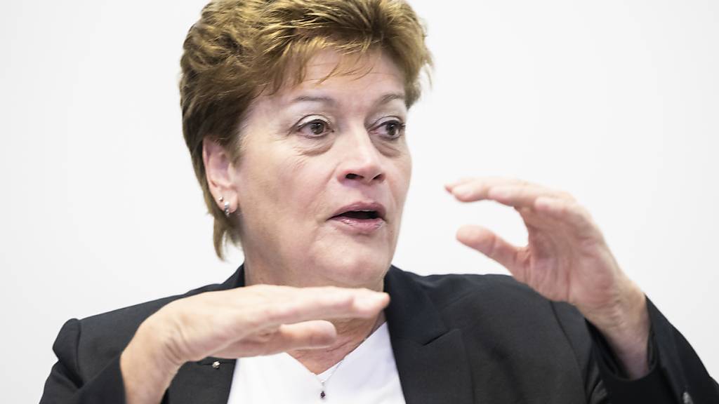 Bildungsdirektorin Silvia Steiner stellte die neuen Führungsstrukturen für die Zürcher Mittel- und Berufsfachschulen vor. (Archivbild)