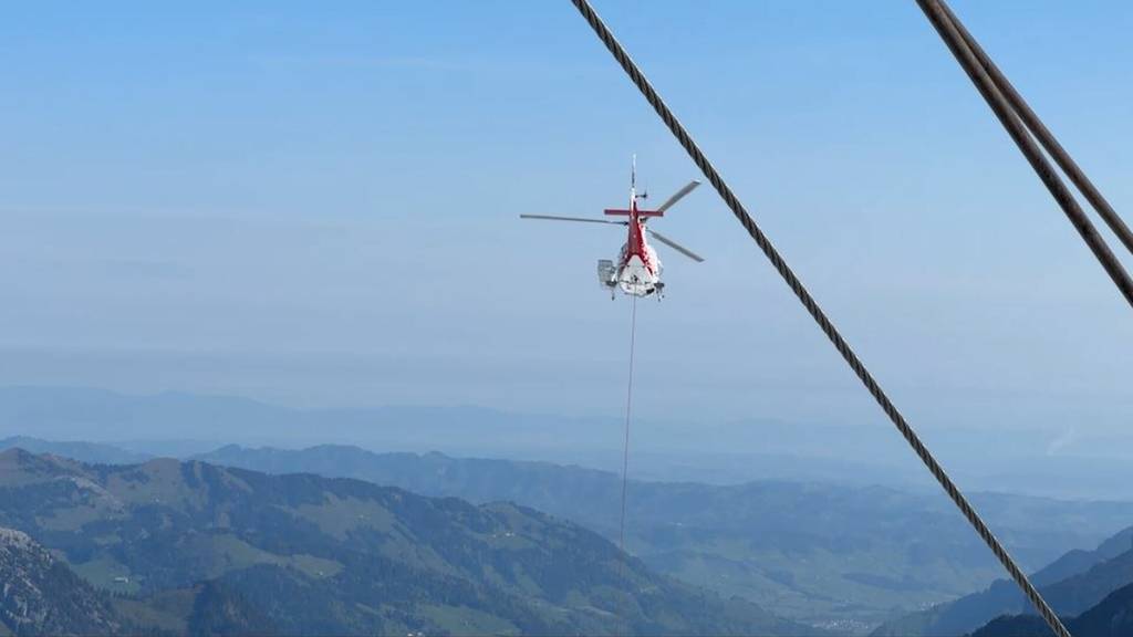 Mit dem Helikopter zur Arbeit: So entsteht die neue Luftseilbahn aufs Brienzer Rothorn