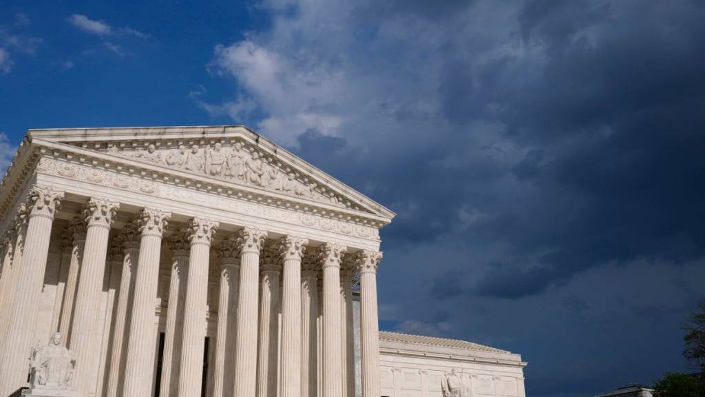 ARCHIV - Der Supreme Court, der Oberste Gerichtshof der USA in Washington. Foto: Susan Walsh/AP/dpa/Archiv