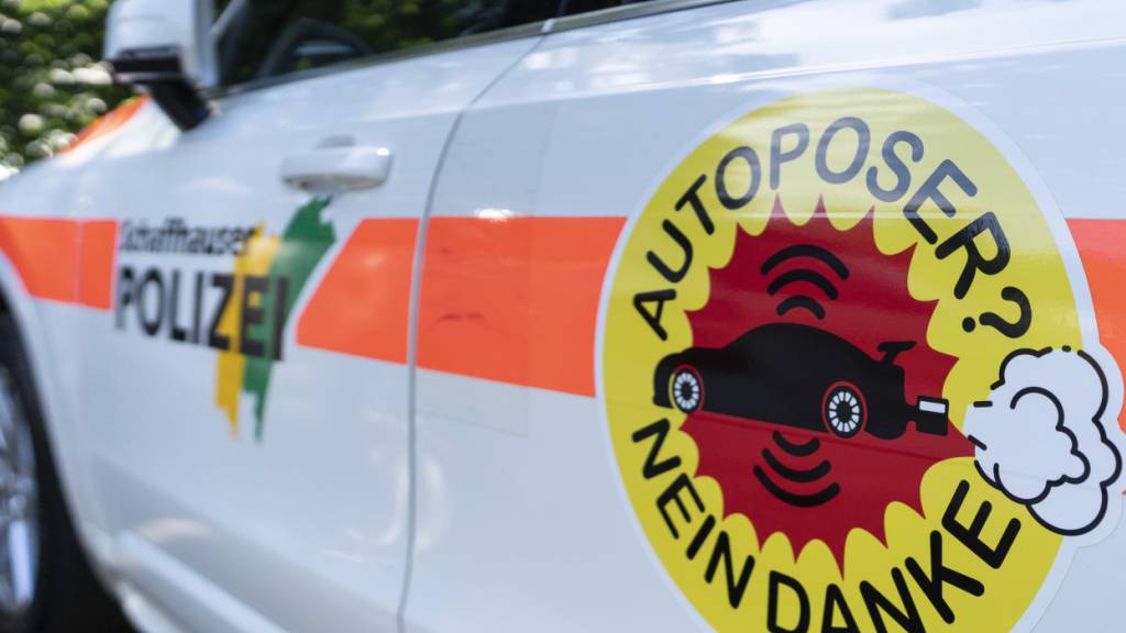 In Schaffhausen war ein 94-jähriger Autofahrer ohne Brille unterwegs. Er kollidierte mit dem Heck eines vor ihm fahrenden Autos. (Symbolbild)