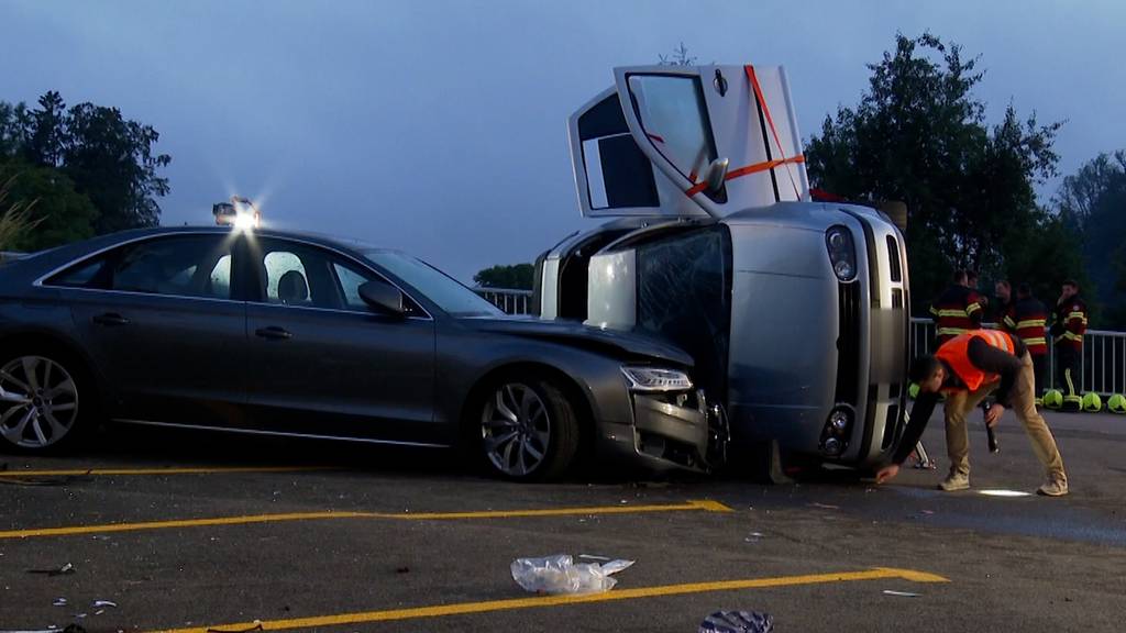 Kontrolle über Auto verloren: Fünf Schwerverletzte nach Selbstunfall in Bernhardzell