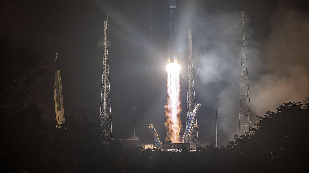 Der Start einer Rakete in Französisch-Guayana mit Satelliten an Bord hat sich erneut verschoben. (Symbolbild)