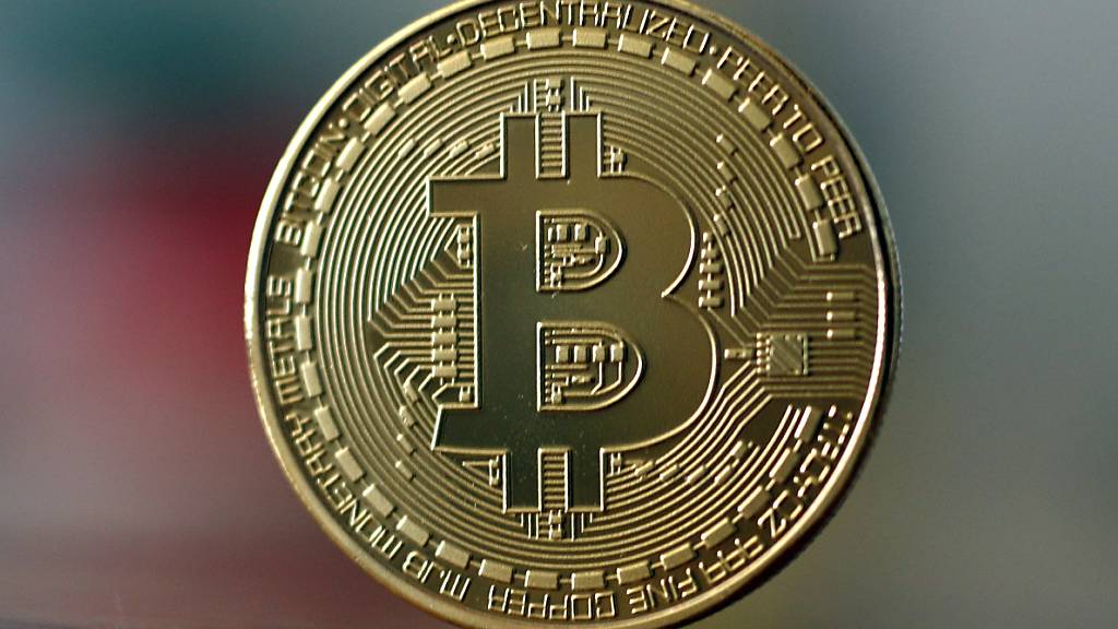 Die Schweizerische Nationalbank soll die Digitalwährung Bitcoin zu einem Teil ihrer Währungsreserve machen. Dazu hat ein privates Komitee eine Volksinitiative lanciert. (Archivbild)