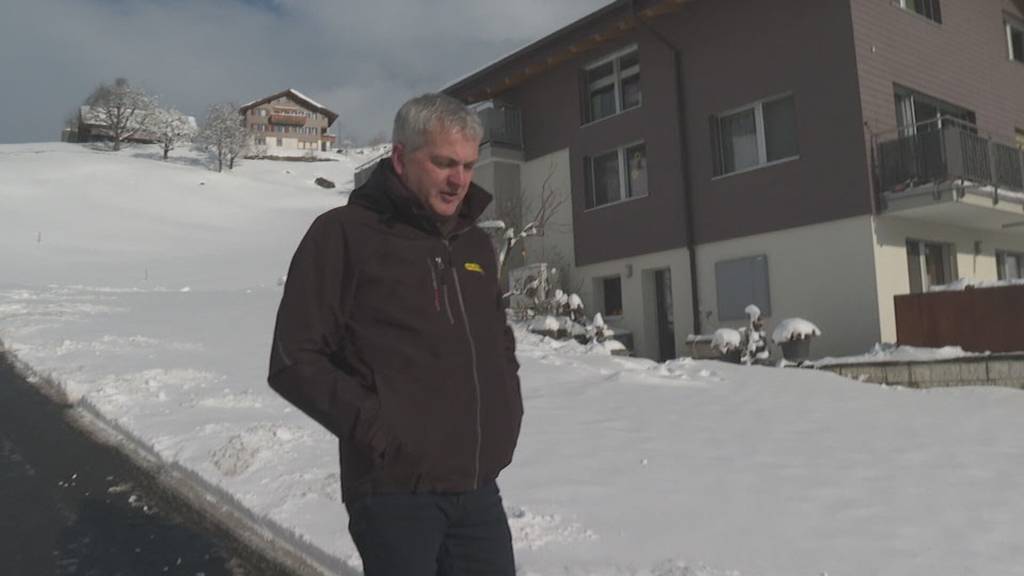 Feuerwehrkommandant rettet Mann und Kind aus Lungerersee