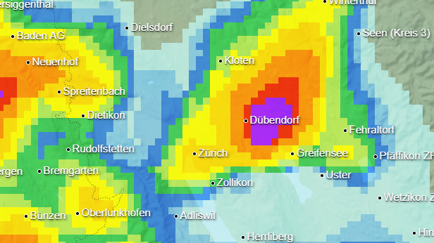 Heavy thunderstorms move over Zurich