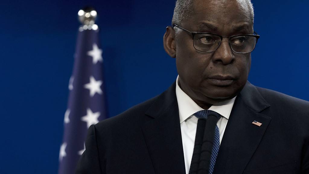 Wie lange US-Verteidigungsminister Lloyd Austin im Spital sein muss, gab ein Sprecher nicht bekannt. (Archivbild)
