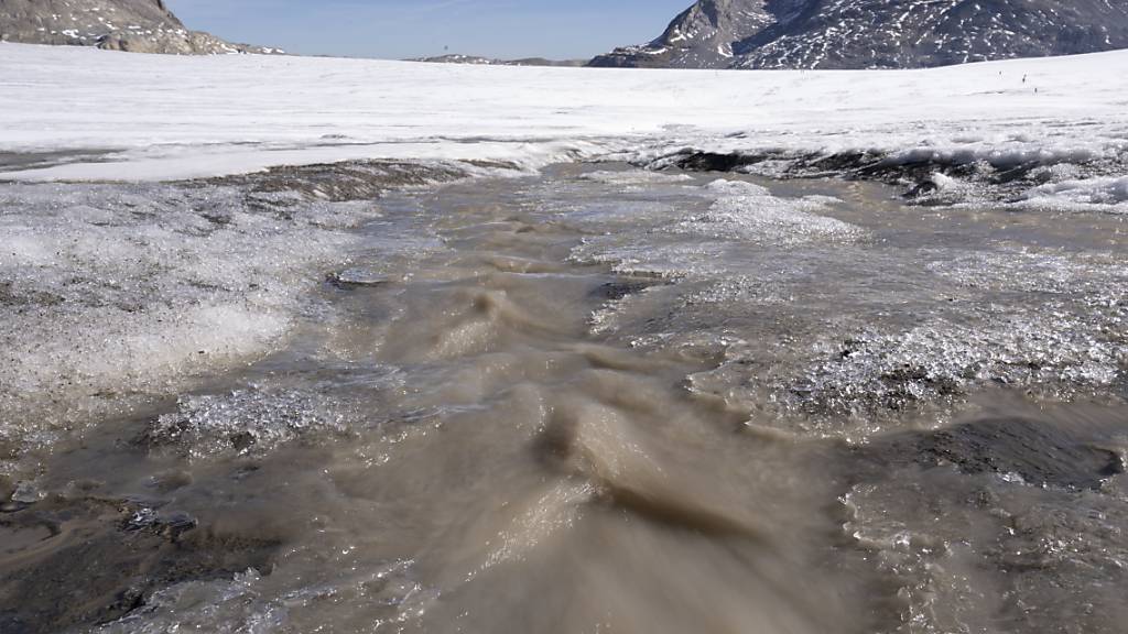 Beim Plaine-Morte-Gletscher BE ist dieses Jahr viel Eis geschmolzen.