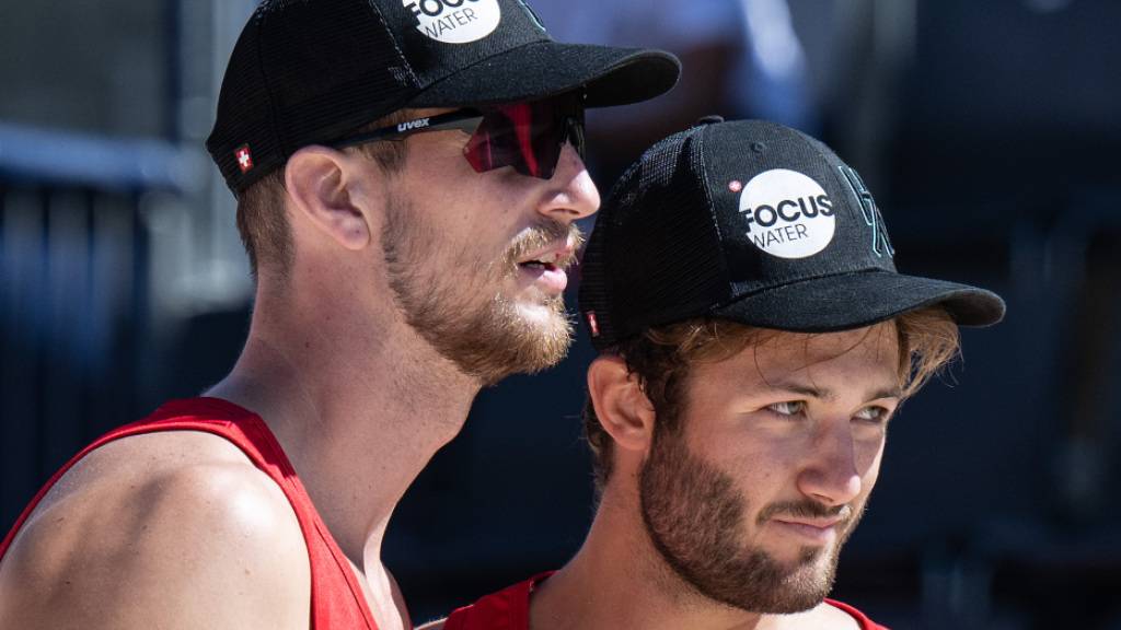 Schweizer Beachvolleyballer starten mit Niederlage