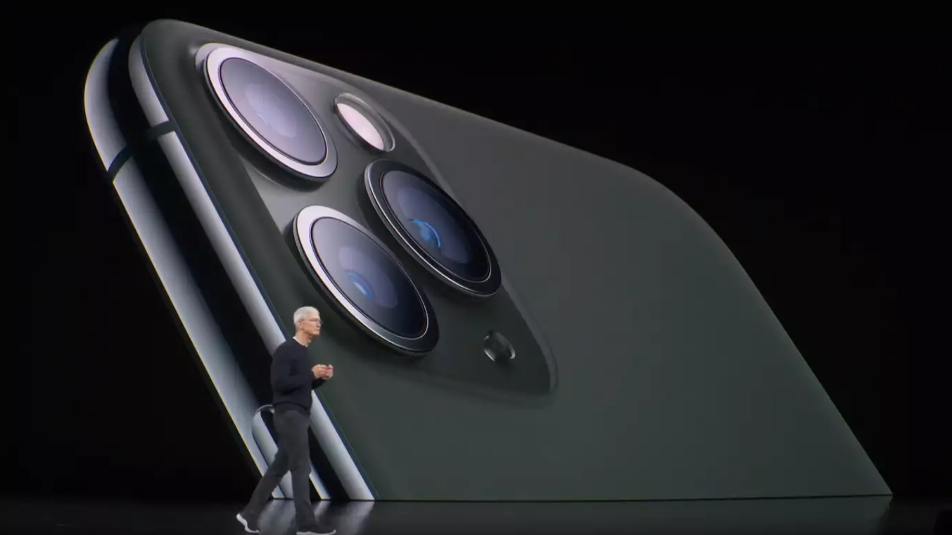 iPhone 11 Tim Cook
