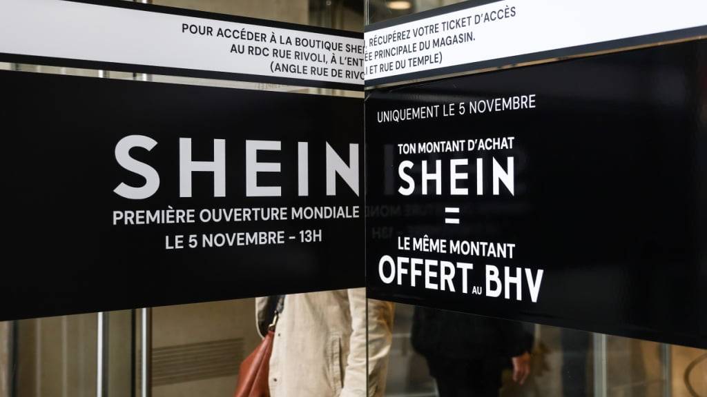 Nach einem Skandal verlangt die EU-Kommission Auskünfte vom Billig-Onlinehändler Shein. Es gebe Hinweise durch die französischen Behörden, dass auf dem Online-Marktplatz illegale Waren angeboten würden. (Archivbild)