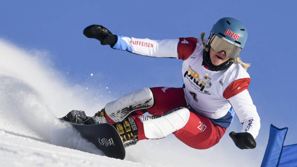 Julie Zogg fährt beim ersten Parllel-Slalom-Weltcup der Saison knapp am Podest vorbei