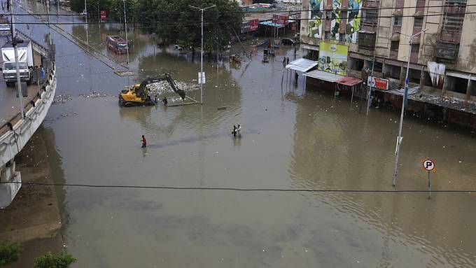 Schwere Überschwemmungen nach Regenfällen im Süden Pakistans